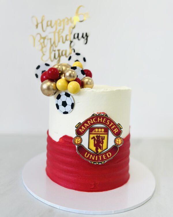 Football Badge Cake - Image 3