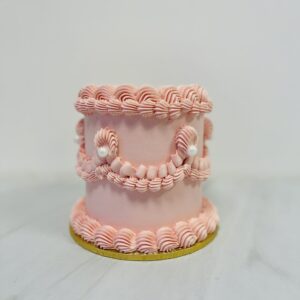 Round Vintage Retro Cake