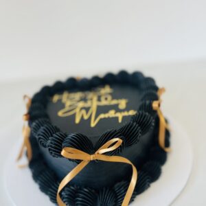 Simply Vintage Heart Cake with bows