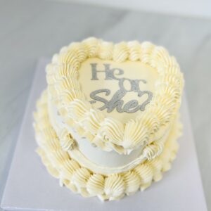Gender Reveal - Vintage Retro Heart Cake