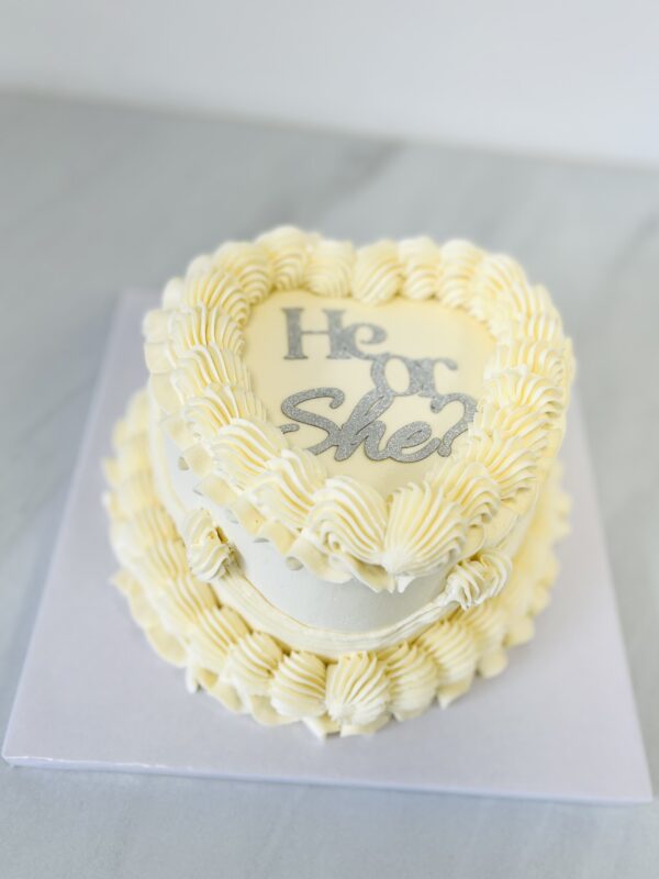 Gender Reveal - Vintage Retro Heart Cake