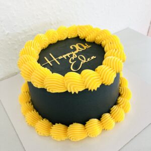 Round Simply Vintage Cake